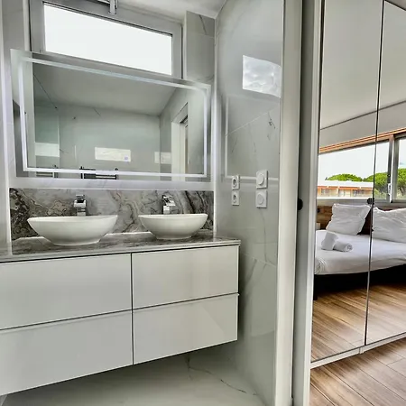 Magnifique 2 Avec Piscine Et Parking A - Fr-1-789-2 Antibes