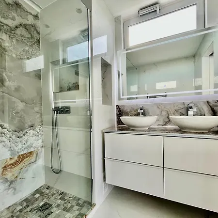 Apartment Magnifique 2 Avec Piscine Et Parking A - Fr-1-789-2